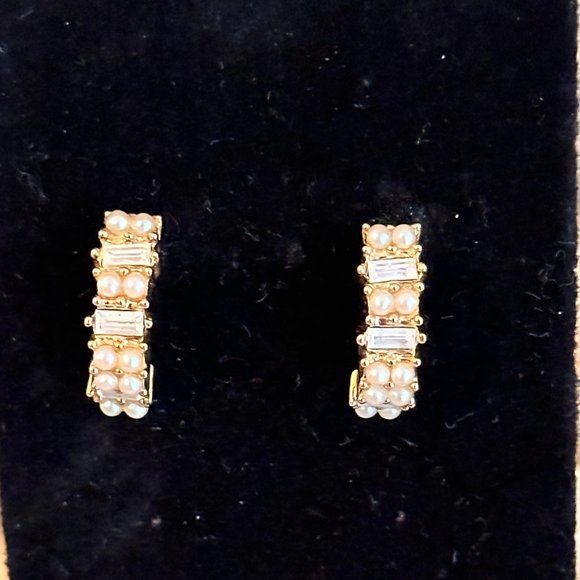 Vtg Christian Dior Faux Pearl & Crystal Earrings/14K Gold Posts - Picture 4 of 5